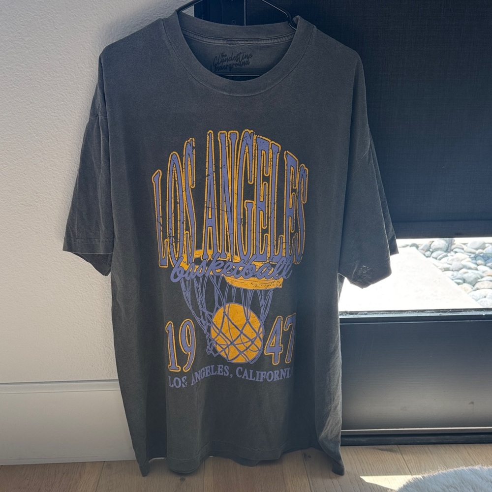 Los Angeles Basketball Graphic T-Shirt size S/M Lakers Colors